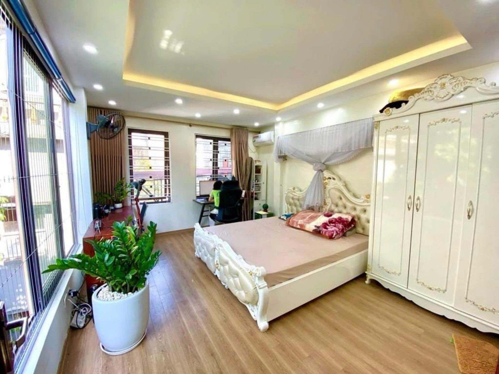 Cần bán ngay nhà sổ riêng 35 m2 tại Đường Minh Khai - Hai Bà Trưng - Hà Nội, giá 6 tỷ