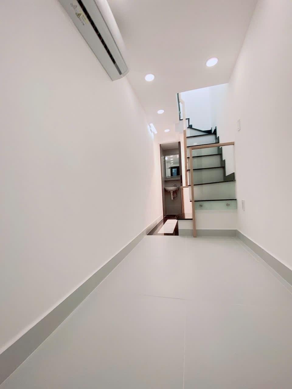 Bán nhanh nhà sổ riêng 28 m2 tại Đường Huỳnh Văn Bánh - Phú Nhuận - TP Hồ Chí Minh, giá 1,69 tỷ