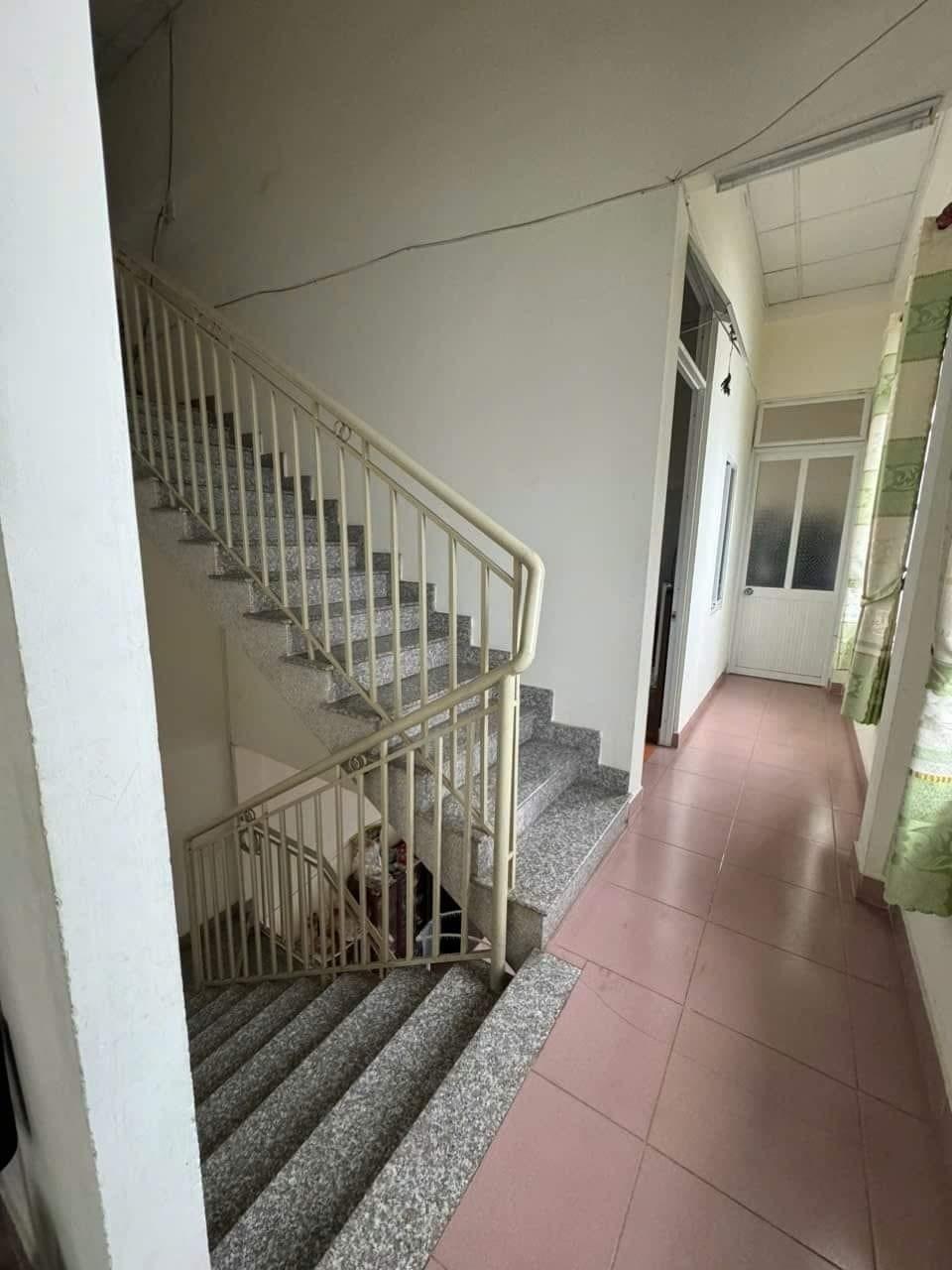 Cần bán gấp bán nhanh nhà mặt phố 670 m2 tại Đường Nguyễn Đình Quân - 5 - Đà Lạt, giá 25 tỷ