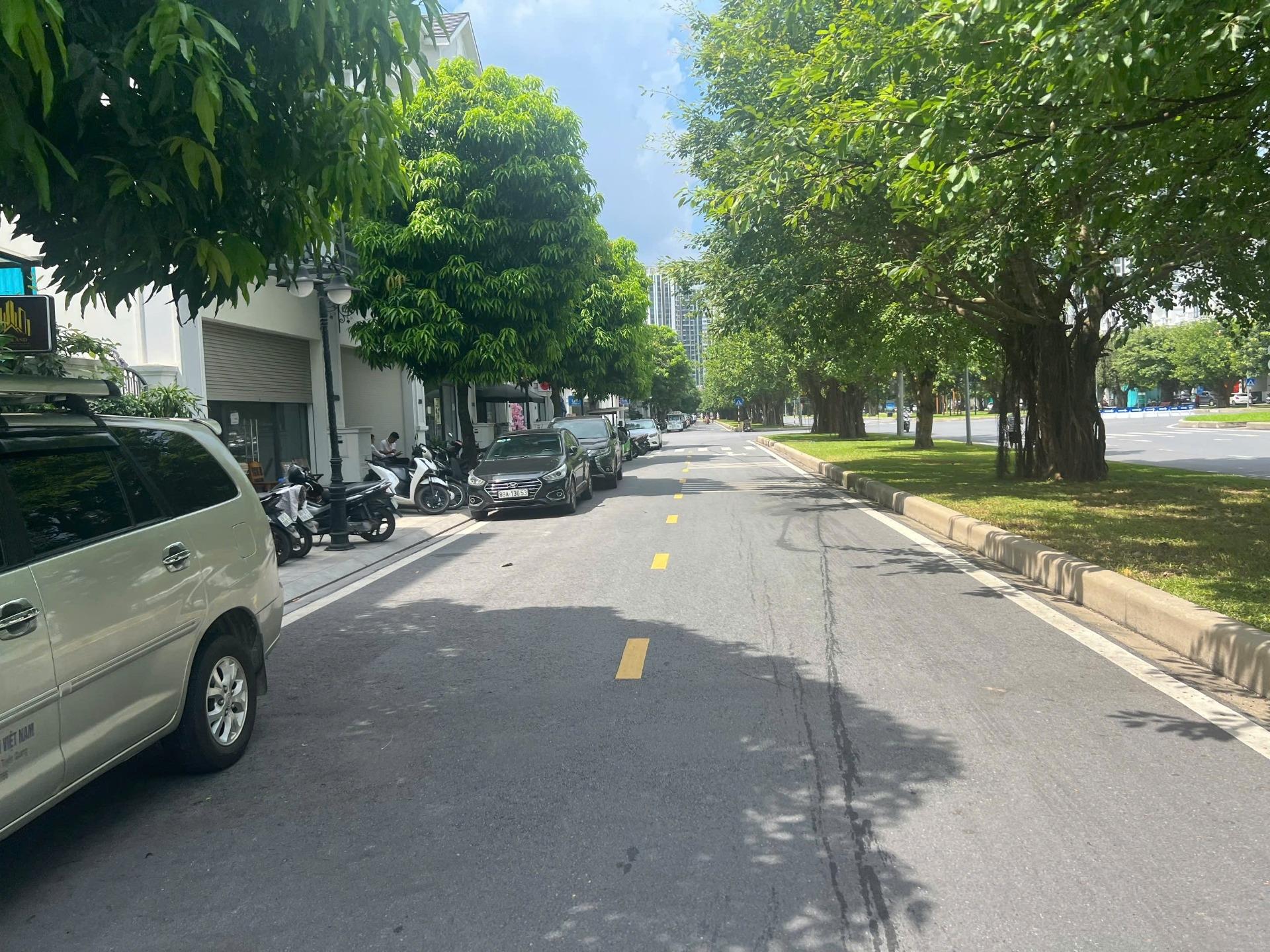 Shophouse sổ lâu dài ngã tư sầm uất nhất kđt xây lớn giá 3x tỷ Vin Gia Lâm, Hà Nội (0985941715)