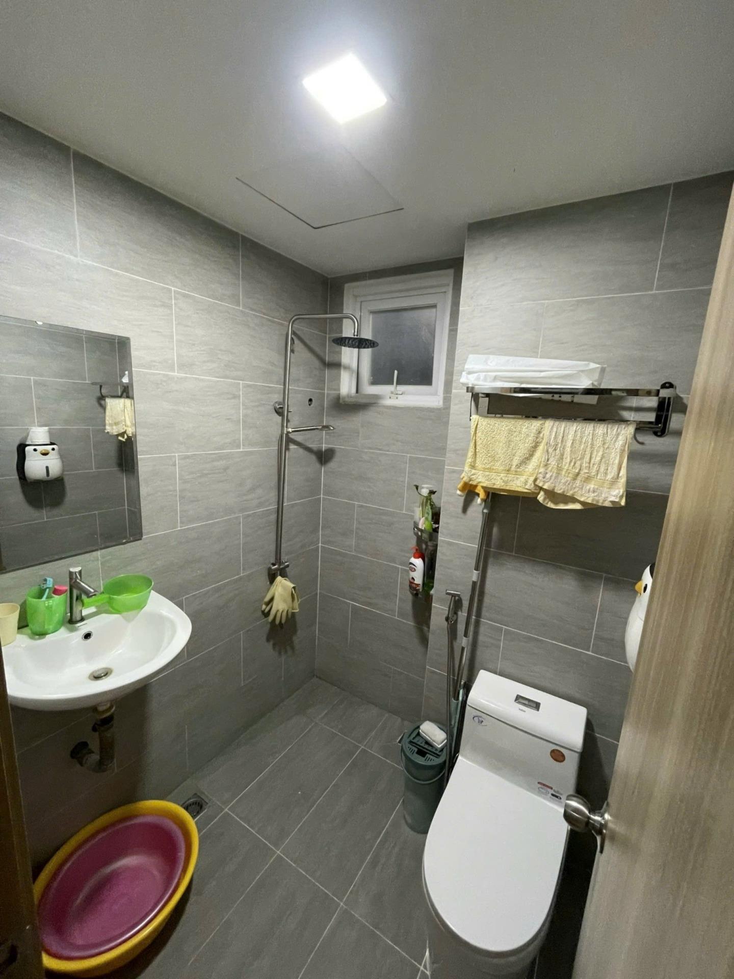 Cần bán căn hộ 2 phòng ngủ, 62 m2, giá tốt tại Đường Nguyễn Thị Định - 2 - TP Hồ Chí Minh