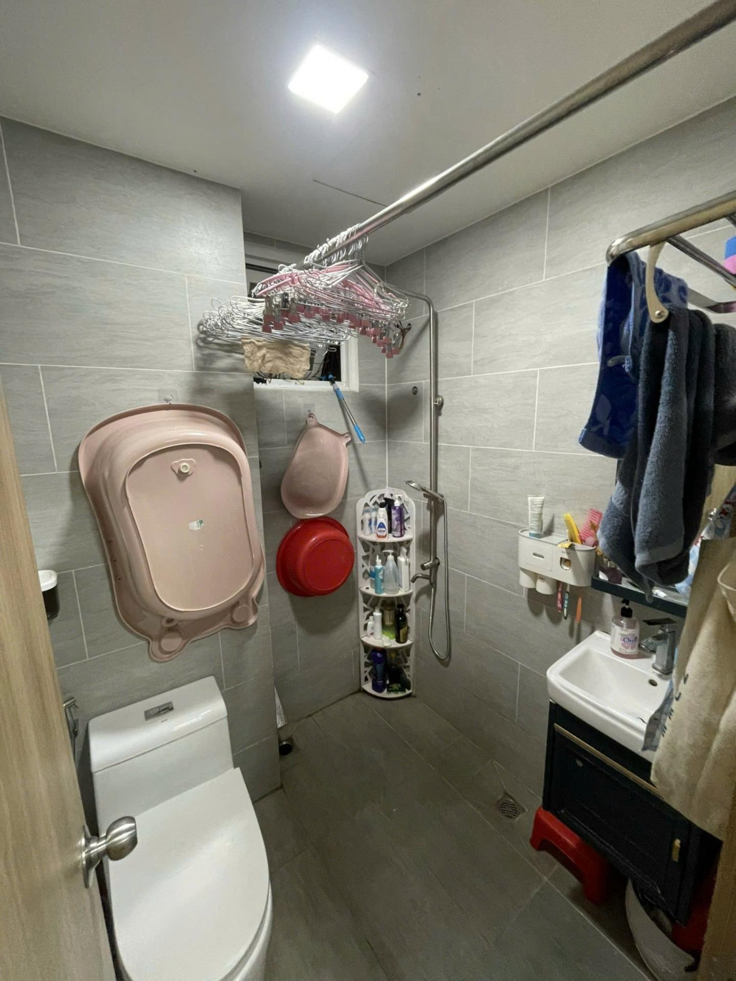 Cần bán căn hộ 2 phòng ngủ, 62 m2, giá tốt tại Đường Nguyễn Thị Định - 2 - TP Hồ Chí Minh