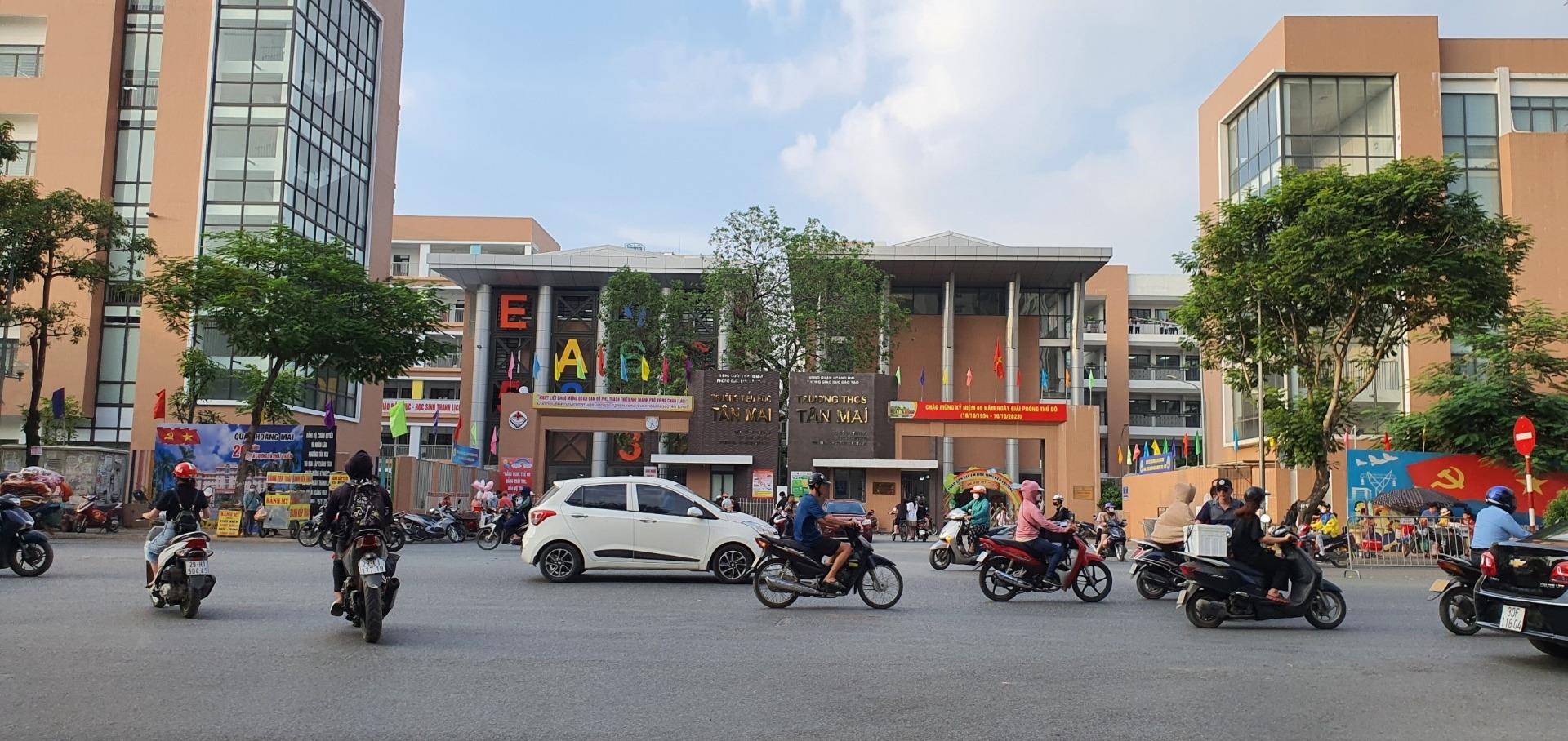 Chuyển nhượng nhà phố 70 m2, hướng Đông-Bắc tại Đường Tân Mai - Tân Mai - Hoàng Mai, giá 17,99 tỷ