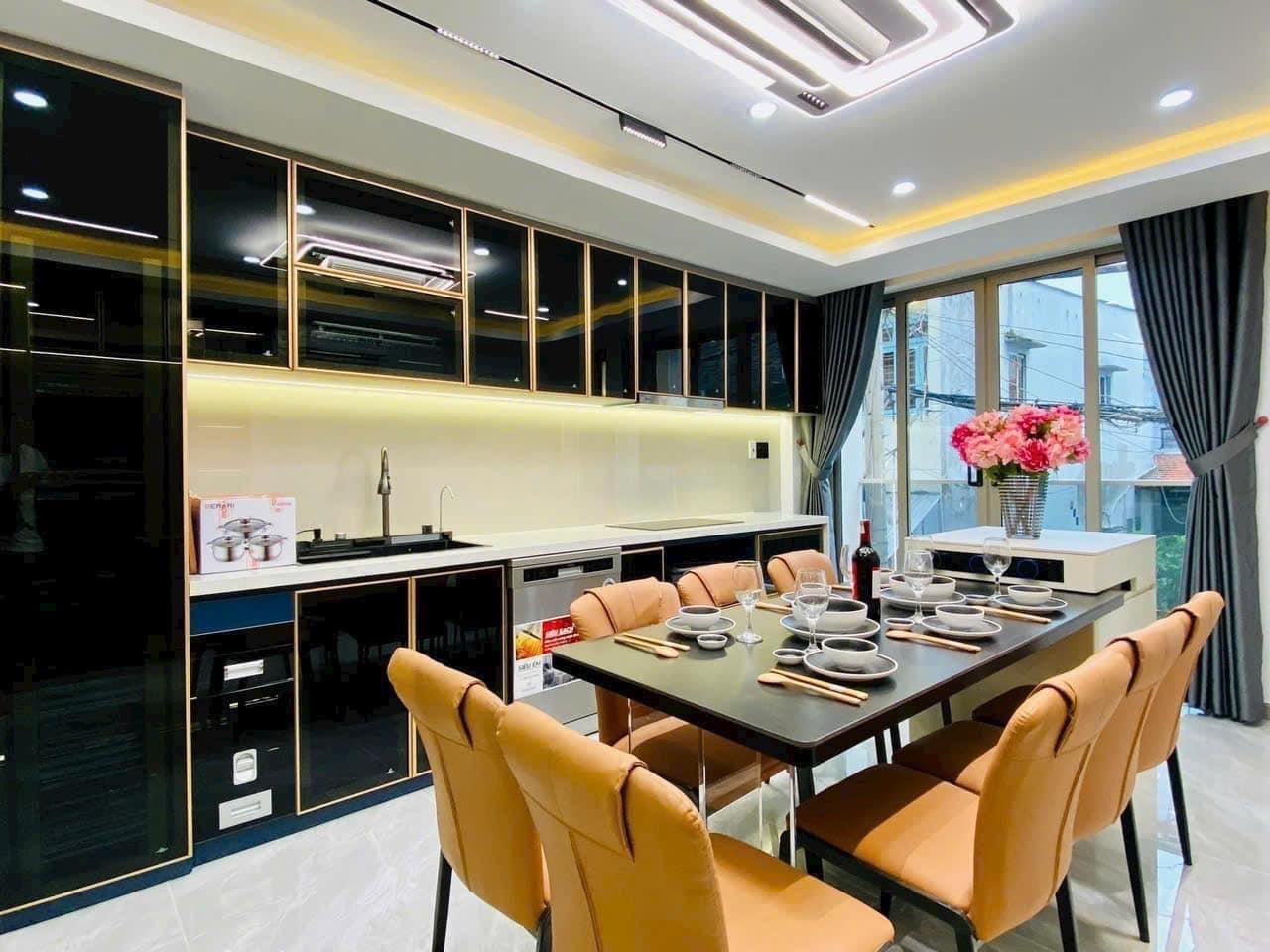 Cần bán ngay nhà 72 m2 tại Đường Lý Phục Man - Bình Thuận - 7 - TP Hồ Chí Minh, giá 3,6 tỷ