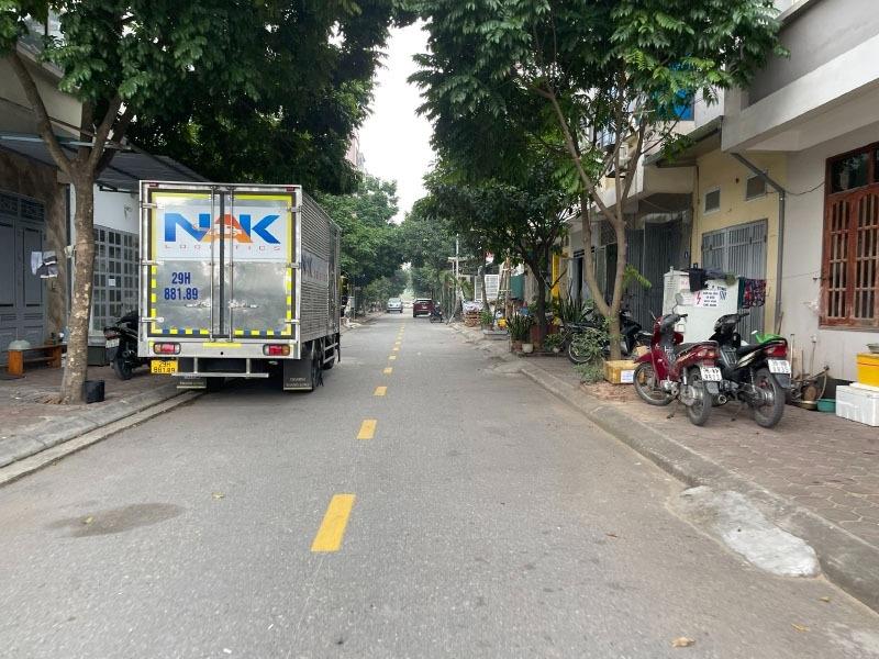 Cần bán gấp nhà sổ riêng 37 m2, hướng Đông-Bắc tại Đường Nguyễn Thời Trung - Long Biên, giá 7,6 tỷ - Ảnh 1