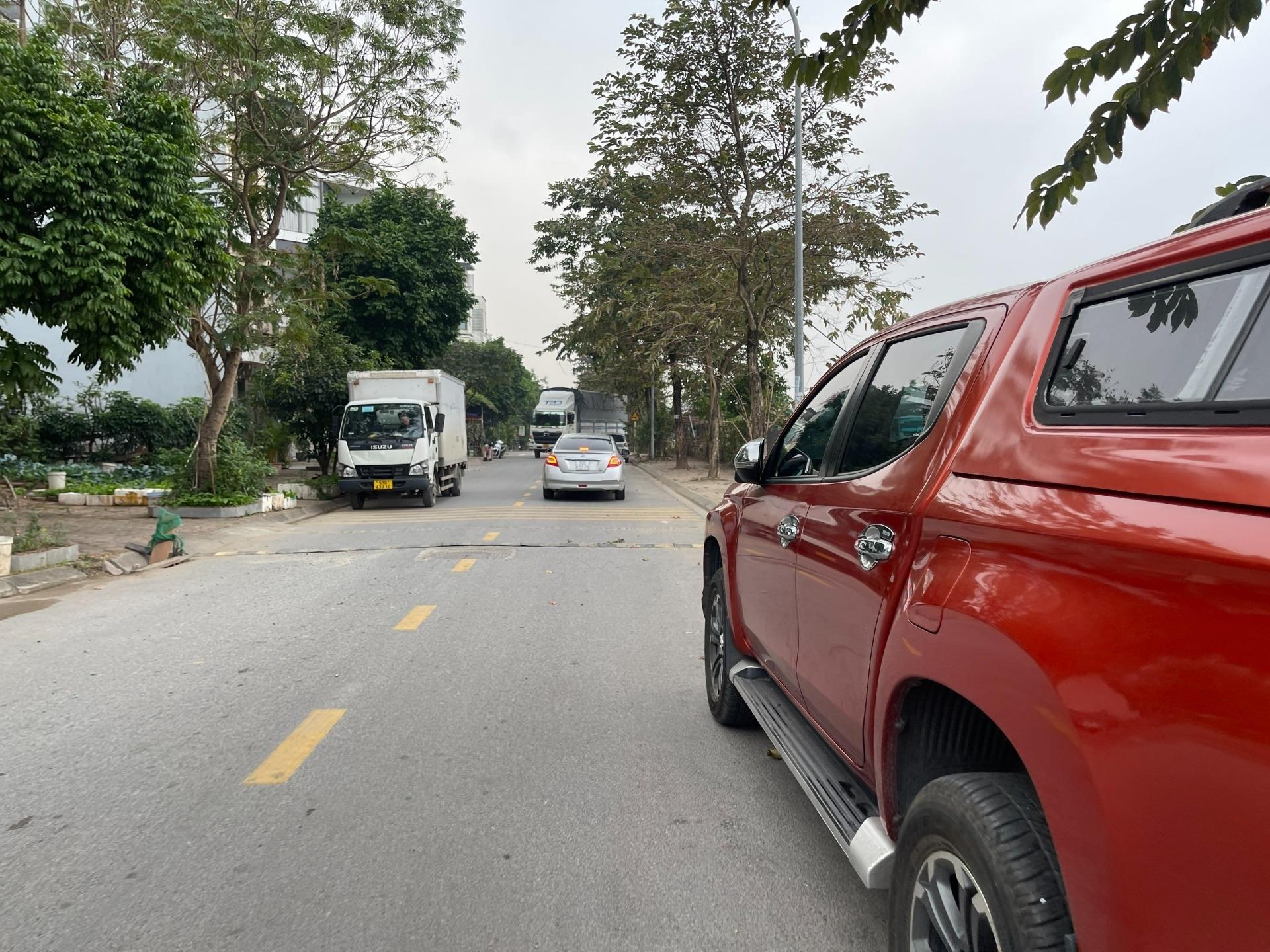 Cần bán gấp nhà sổ riêng 37 m2, hướng Đông-Bắc tại Đường Nguyễn Thời Trung - Long Biên, giá 7,6 tỷ