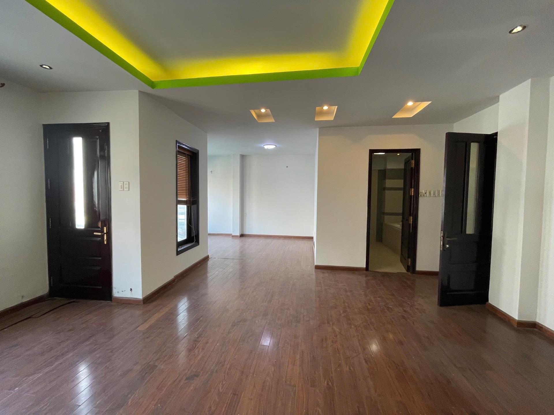 Bán nhà mặt phố 142 m2, hướng Tây-Bắc tại Đường Trần Khánh Dư - Nha Trang - Khánh Hòa, giá 14,5 tỷ