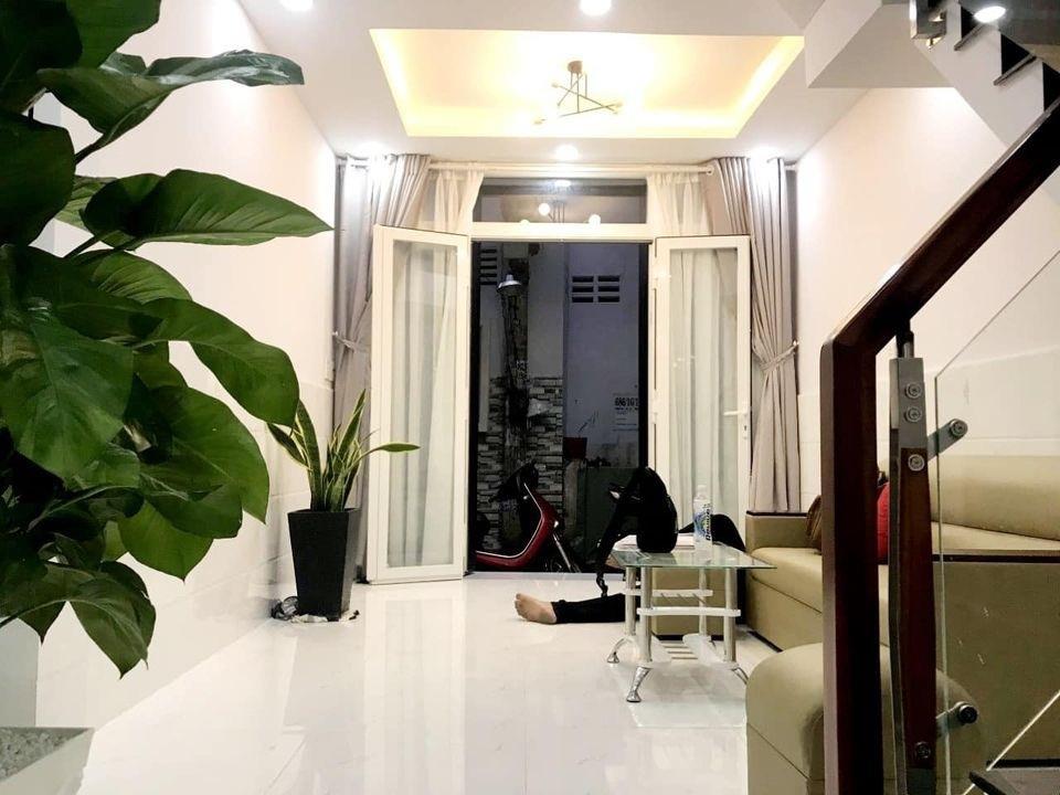 Cần bán nhanh căn nhà đẹp 40 m2, hướng Đông tại Đường Trung Lân - Bà Điểm - Hóc Môn, giá 2,5 tỷ