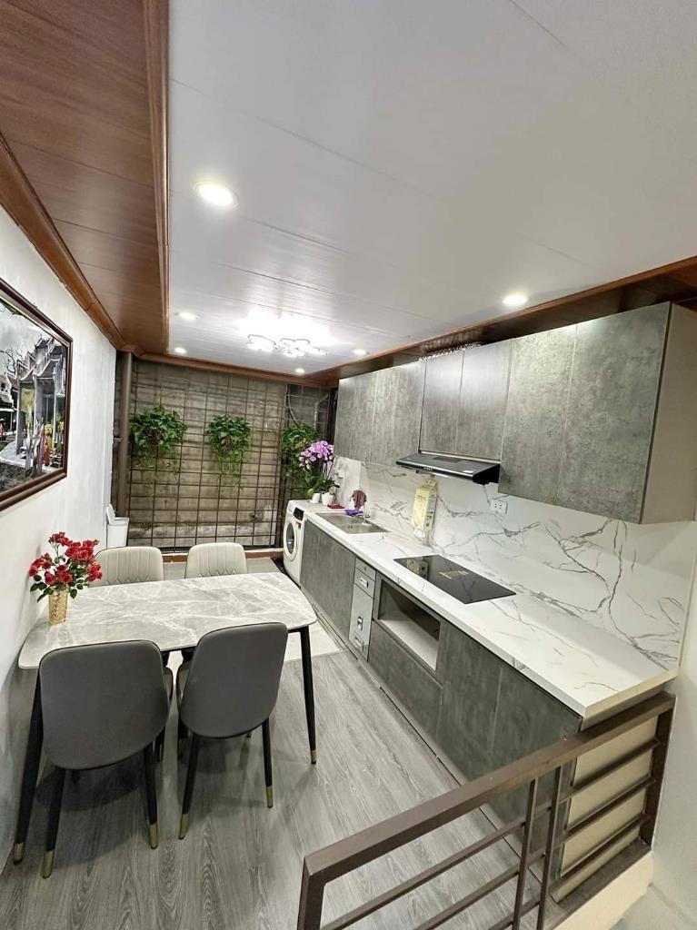 Chuyển nhượng căn nhà 4 tầng, 20 m2, mặt tiền 2m tại Ngõ Chùa Liên Phái - Hai Bà Trưng, giá 3,2 tỷ