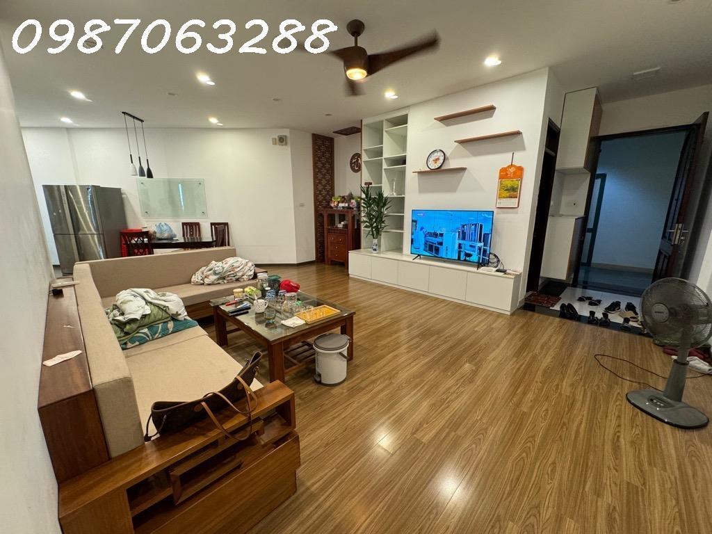 Bán gấp căn hộ 2 phòng ngủ, 120 m2, giá 6,5 tỷ tại Phố Hoàng Đạo Thúy - Cầu Giấy - Hà Nội - Ảnh 1