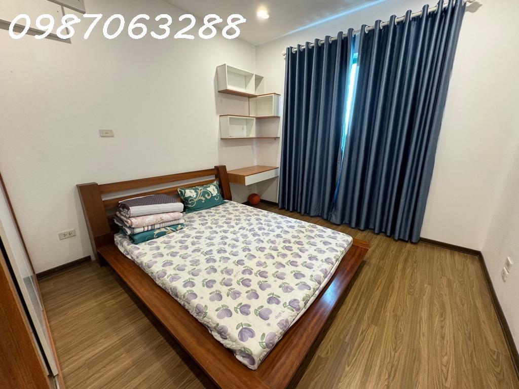 Bán gấp căn hộ 2 phòng ngủ, 120 m2, giá 6,5 tỷ tại Phố Hoàng Đạo Thúy - Cầu Giấy - Hà Nội