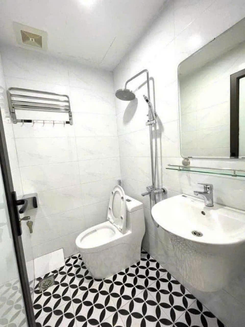 Bán nhanh nhà sổ riêng 57 m2 tại Phố Trần Cung - Cổ Nhuế 1 - Bắc Từ Liêm - Hà Nội, giá 11,5 tỷ