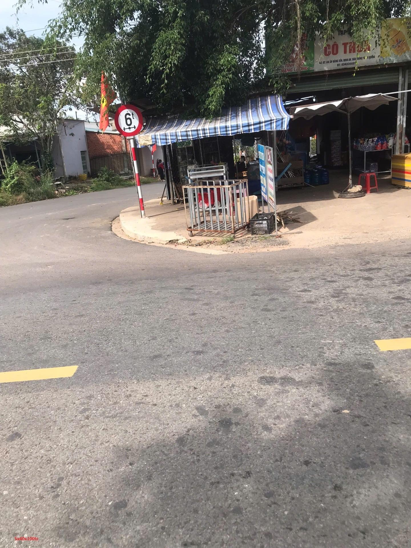 Cần bán ngay đất nền 300 m2 tại Đường ĐT 744 - Dầu Tiếng - Dầu Tiếng - Bình Dương, giá 650 triệu