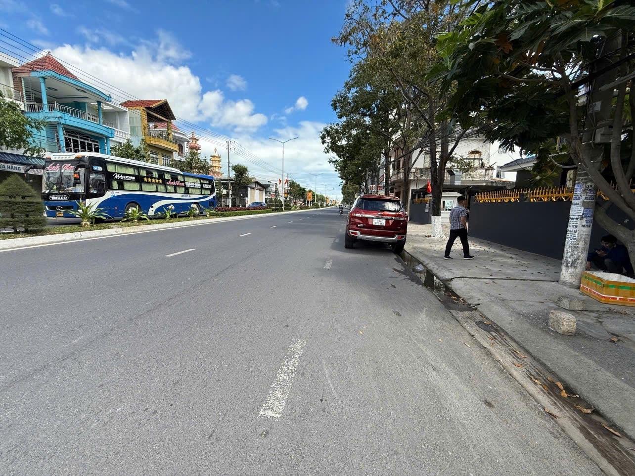 Cần bán nhanh lô đất 121.800003051758 m2, hướng Đông-Bắc tại Nha Trang - Khánh Hòa, giá 4 tỷ