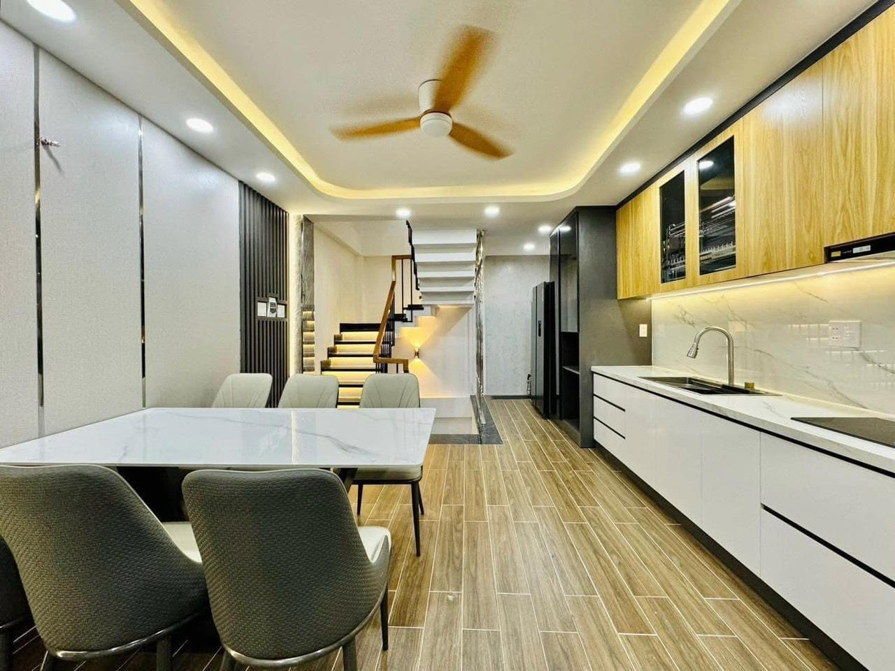 Chuyển nhượng nhà riêng sổ đỏ 60 m2 tại Đường Tản Đà - 10 - Quận 5 - TP Hồ Chí Minh, giá 1,05 tỷ