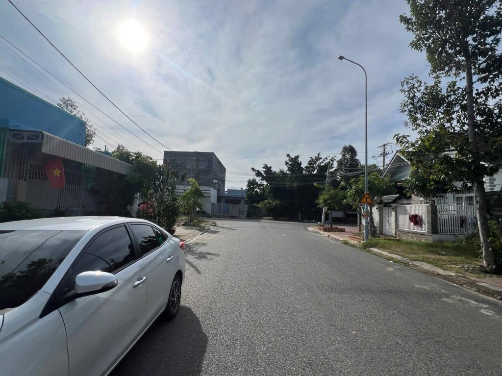 Cần bán ngay lô đất 108 m2 tại Long Hải - Long Điền - Bà Rịa Vũng Tàu, giá 2,25 tỷ