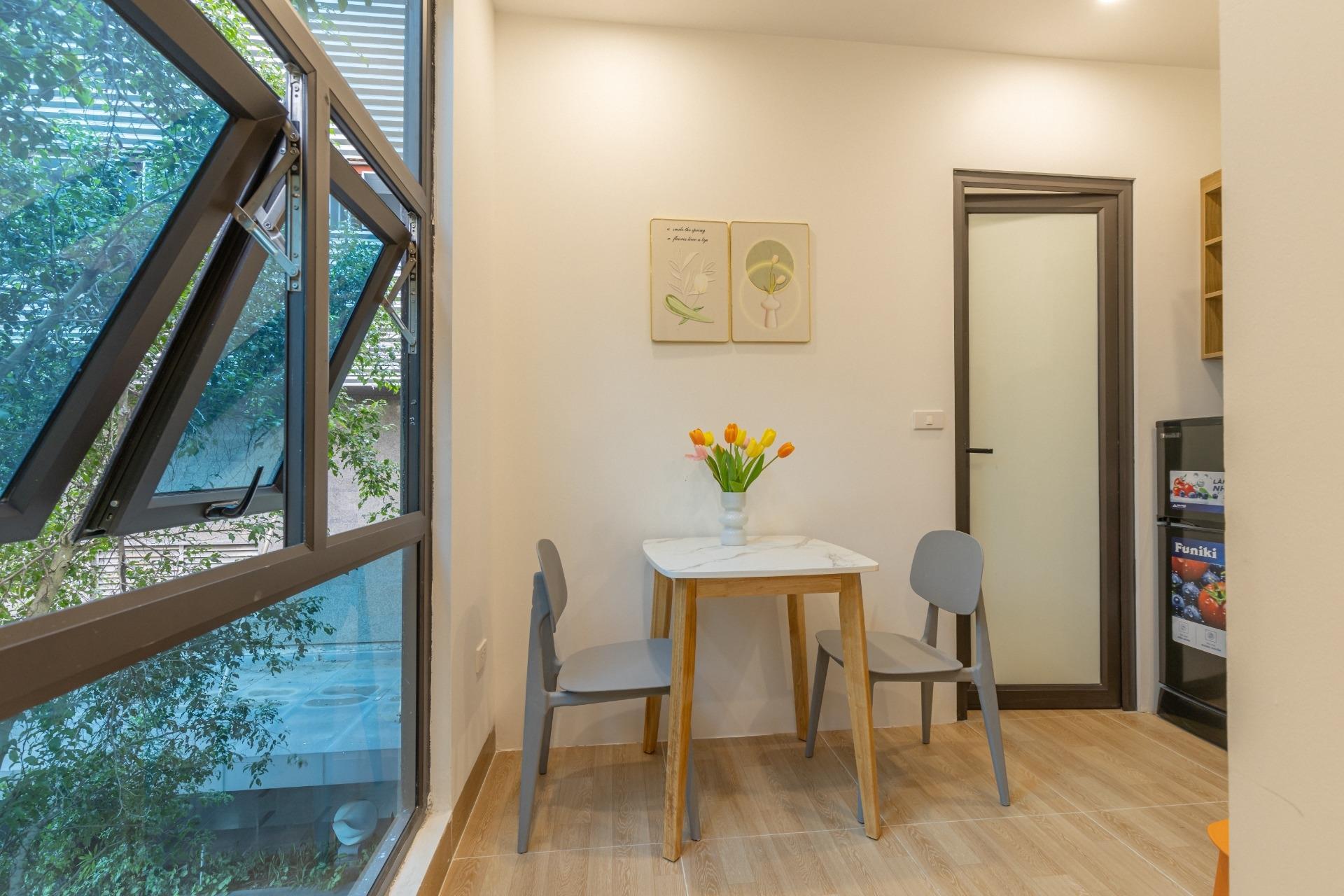 Chung cư 1 ngủ cho thuê tại Cầu Giấy, Trung Kính, có ban công, máy giặt phơi đồ riêng, mới đẹp - Ảnh 1