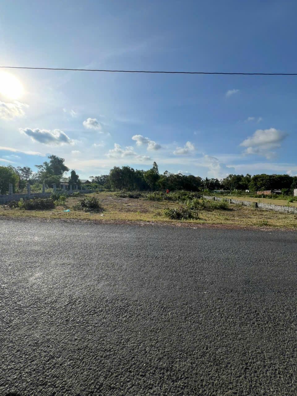 Chuyển nhượng lô đất nền 480 m2 tại Tân Bình - La Gi - Bình Thuận, giá 2,64 tỷ