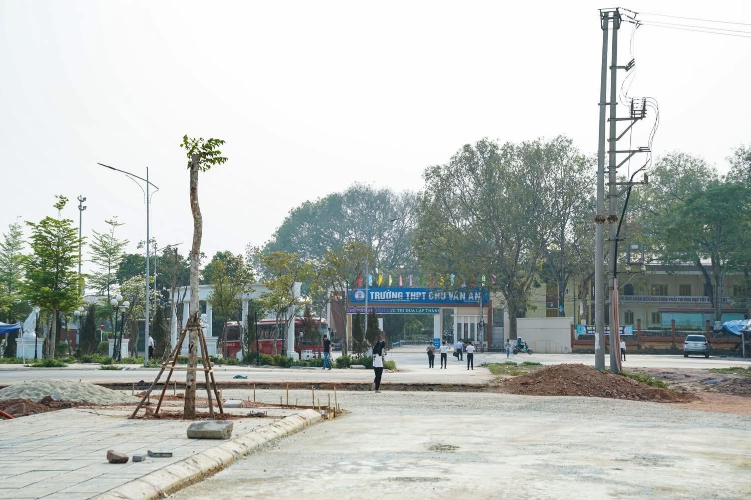 Bán gấp nền đất 100 m2 tại Thị trấn Chũ - Lục Ngạn - Bắc Giang, giá 2,5 tỷ