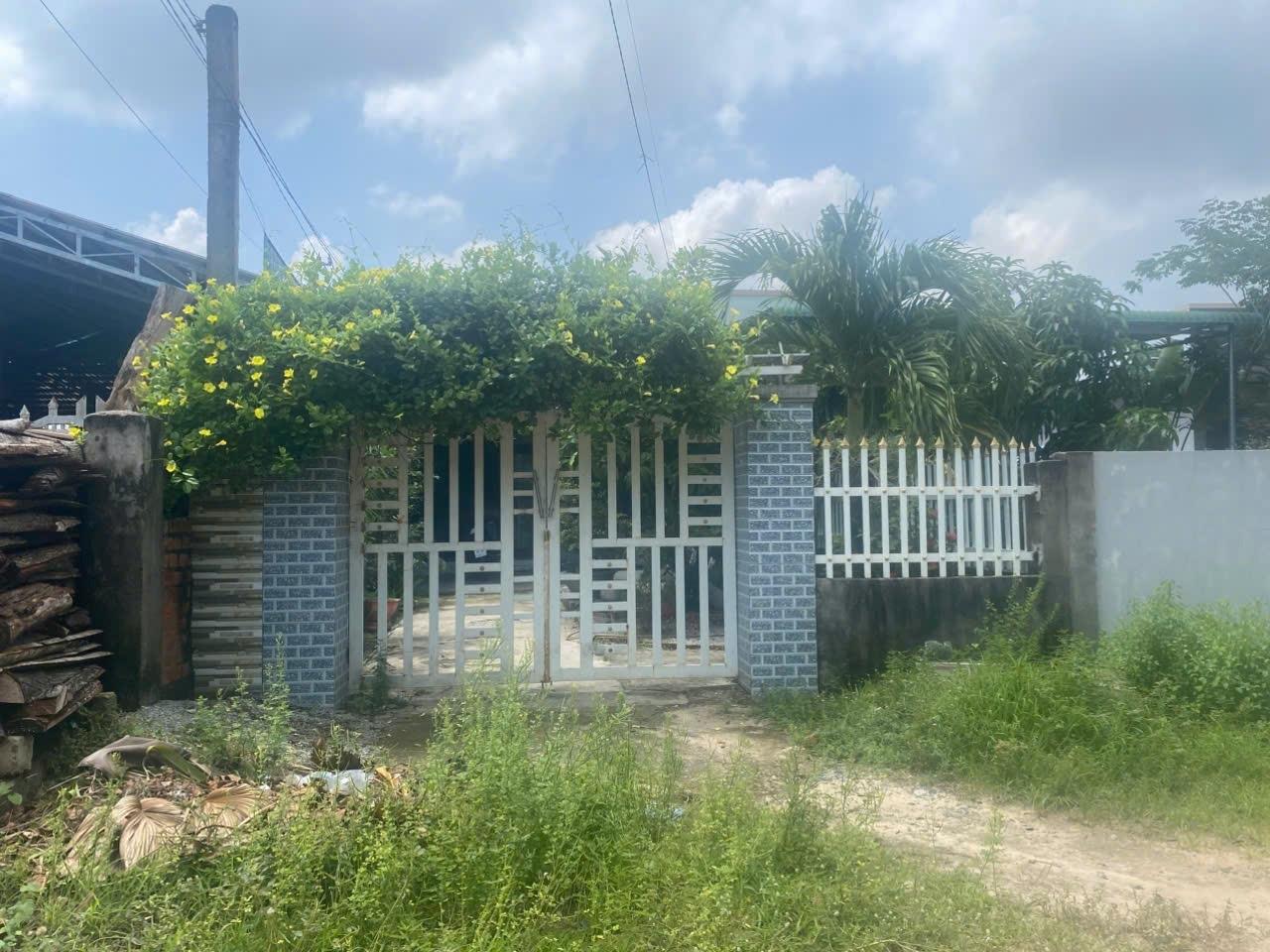 Bán gấp nhà riêng 336 m2, hướng Tây-Nam tại Phường Tân An - La Gi - Bình Thuận, giá 2 tỷ