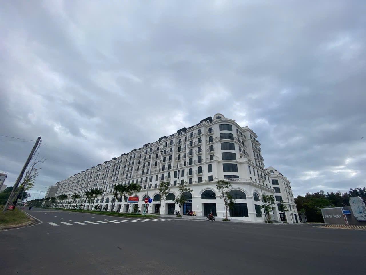 Cần bán gấp nhà phố thương mại 98 m2, giá 6,8 tỷ tại Đường Hùng Vương - Tuy Hòa - Phú Yên