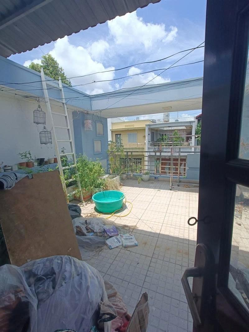 Cần bán căn nhà mặt phố 4 tầng, 74 m2 tại Đường Phạm Hùng - Bình Hưng - Bình Chánh, giá 15 tỷ