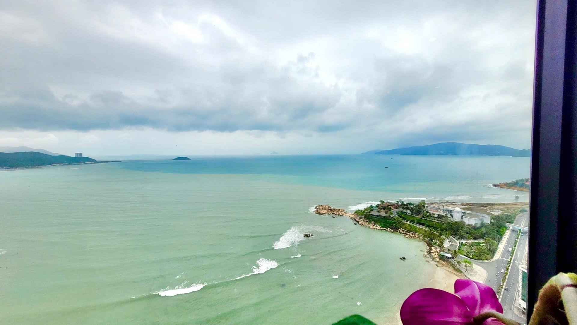 Cho thuê căn góc 2 mặt view biển cực đẹp, full nội thất