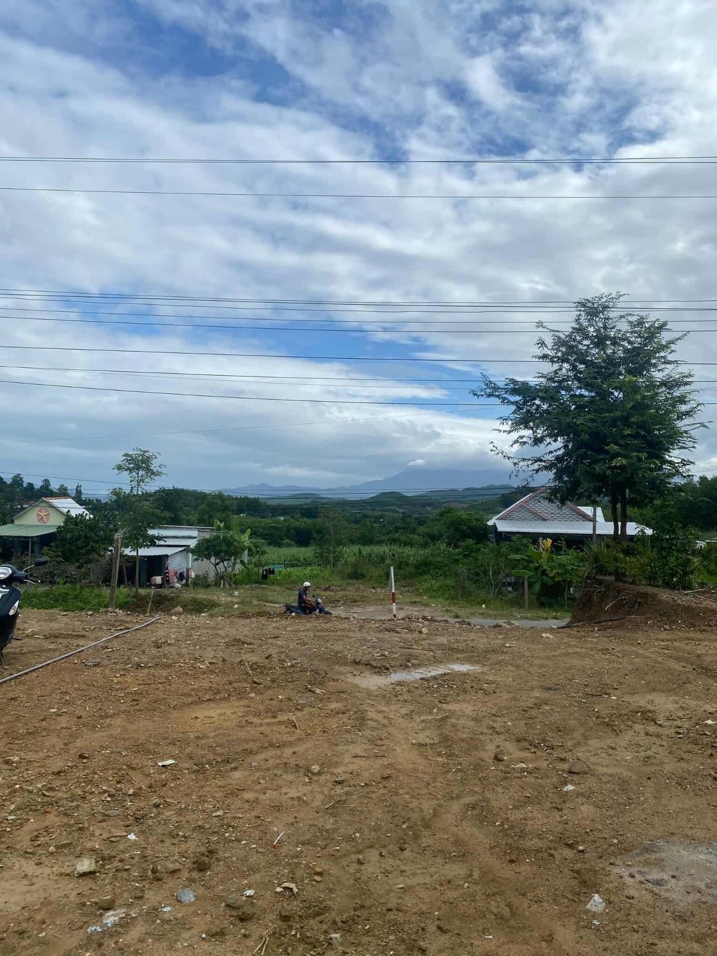 Cần bán gấp bán nhanh nhà mặt phố đẹp 320 m2 tại Đường Tỉnh lộ 8B - Khánh Vĩnh, giá 399 triệu