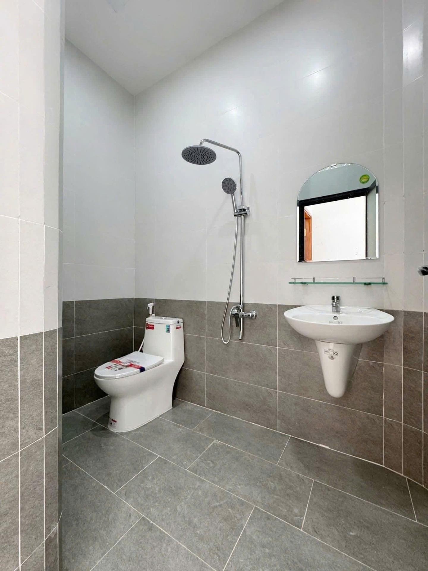 Cần bán ngay nhà sổ riêng 69 m2 tại Xã Tân Hiệp - Tân Uyên - Bình Dương, giá 1,9 tỷ