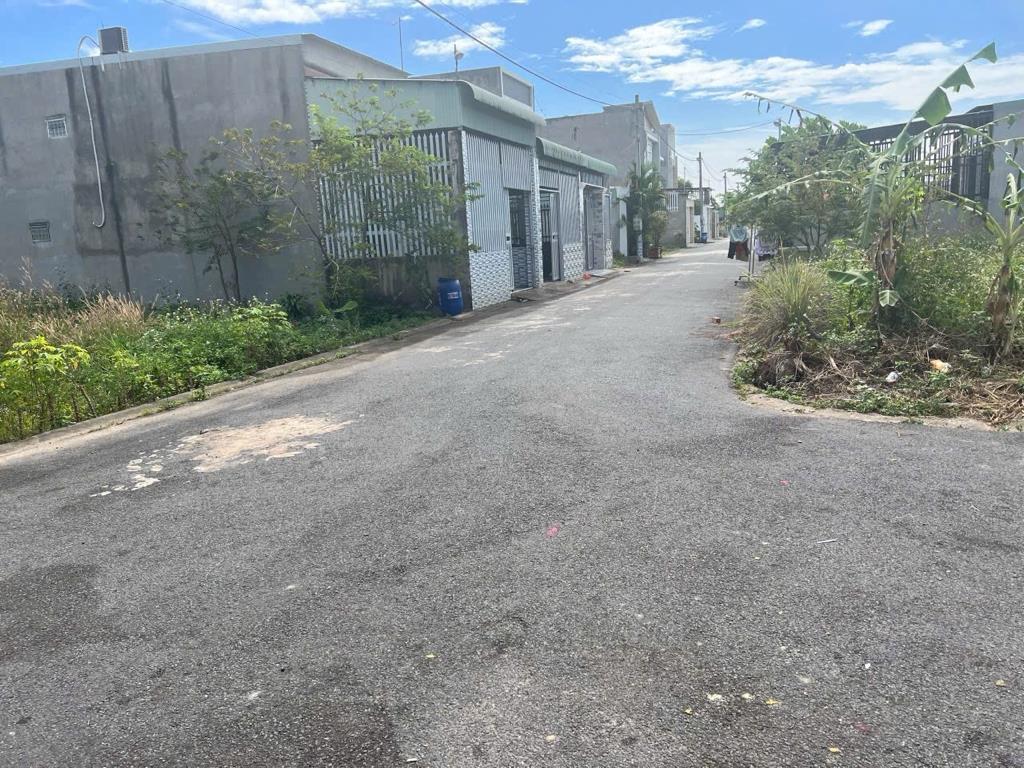 Bán đất 199,1999969482422 m2, mặt tiền 10m, hướng Tây tại Trảng Bom - Đồng Nai, giá 2,4 tr