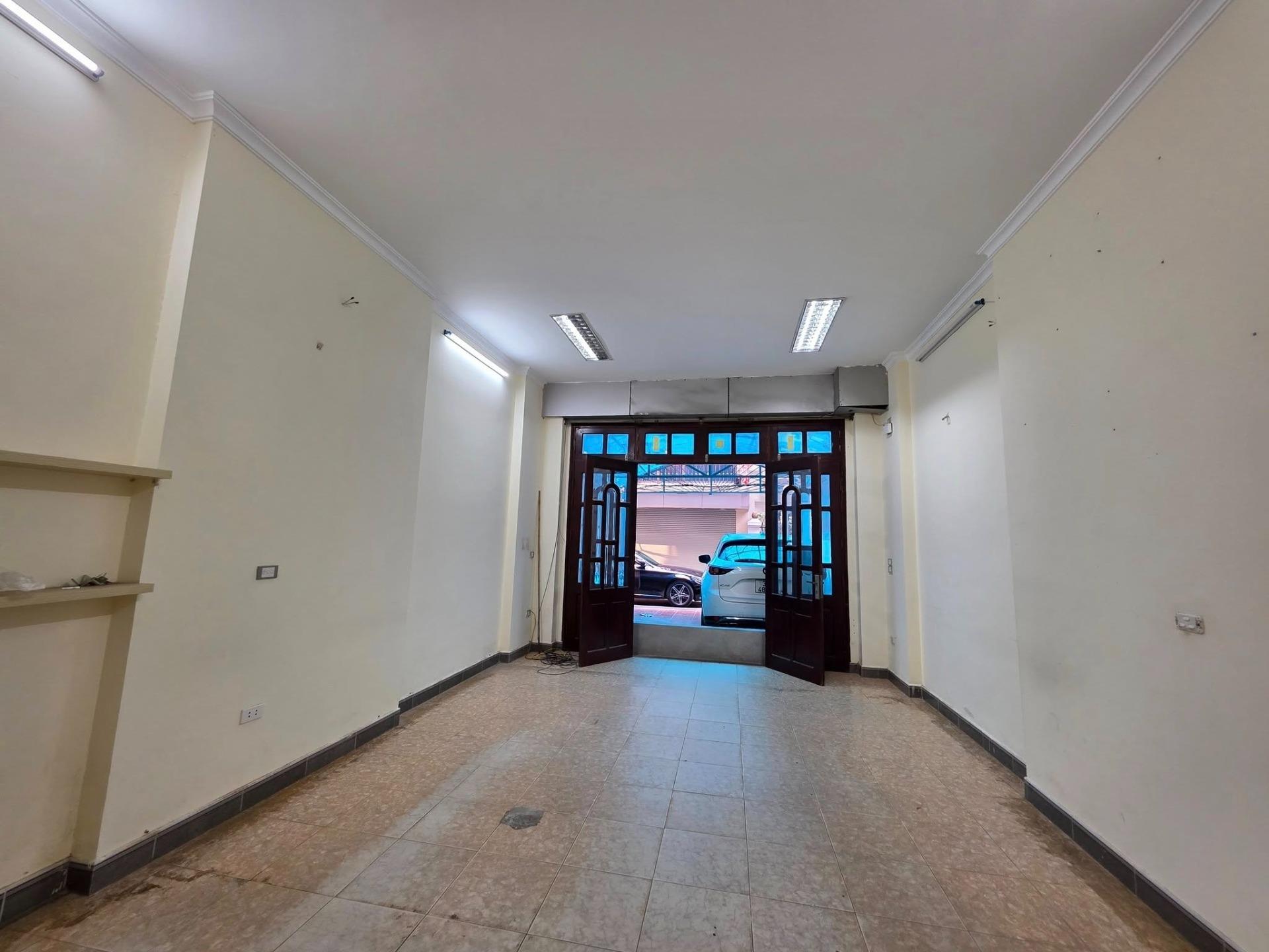 Cần bán ngay nhà đất 105 m2 tại Phố Trung Kính - Yên Hòa - Cầu Giấy - Hà Nội, giá 31,7 tỷ