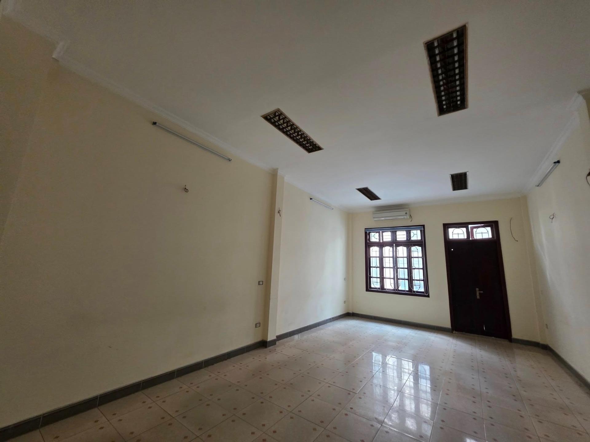 Cần bán ngay nhà đất 105 m2 tại Phố Trung Kính - Yên Hòa - Cầu Giấy - Hà Nội, giá 31,7 tỷ