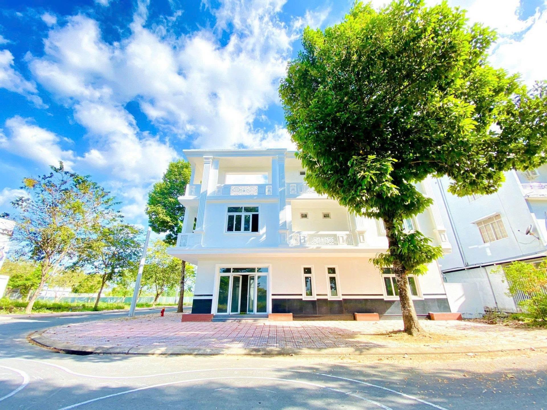 Chuyển nhượng nhà phố - shophouse 224 m2, giá 3 tỷ tại Xã Mỹ Hòa - Bình Minh - Vĩnh Long