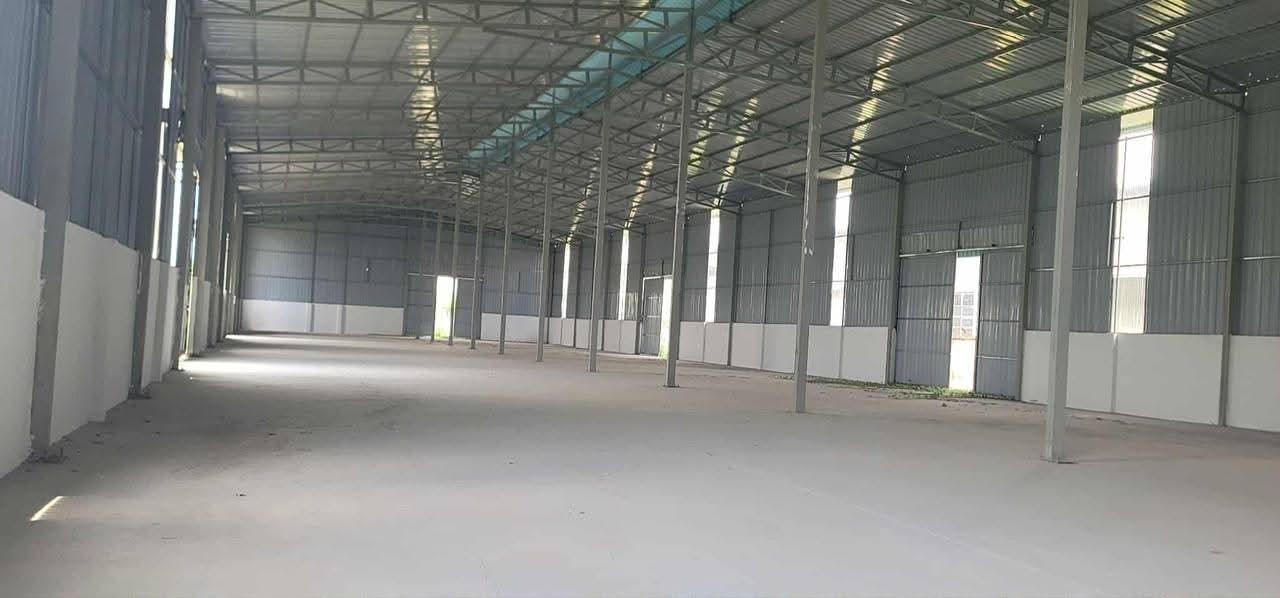 Cho thuê 2000m2 kho, xưởng ngoài CCN Nguyên Khê, Đông Anh. Hà Nội