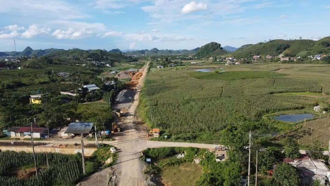 Cần bán nhanh lô đất nền 5000 m2 tại Thị trấn Mộc Châu - Mộc Châu - Sơn La, thỏa thuận