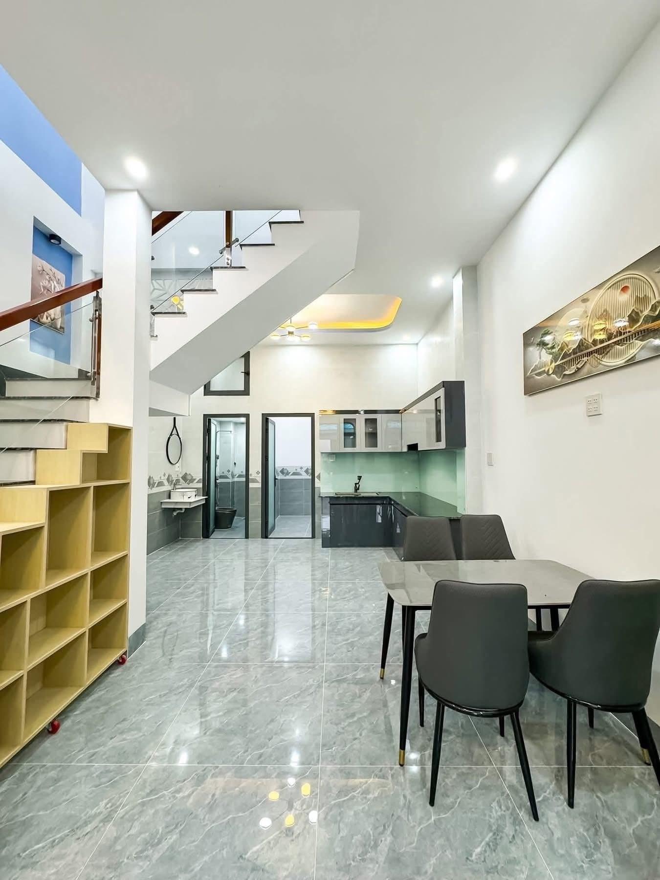 Cần bán ngay nhà riêng sổ đỏ 120 m2 tại Đường Bùi Ngọc Thu - Thủ Dầu Một, giá 1,8 tỷ