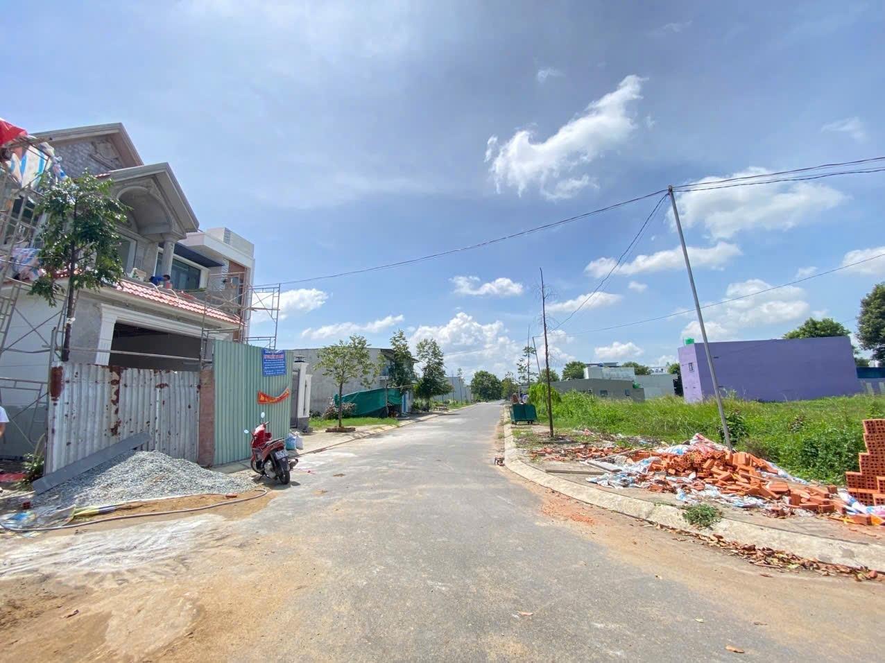 Chuyển nhượng nhà mặt phố 132 m2 tại Đường Quốc lộ 1A - Bến Lức - Bến Lức - Long An, giá 2,35 tỷ