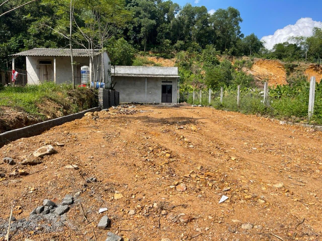 Cần bán gấp bán nhanh lô đất sổ riêng 700 m2 tại Xã Sơn Đà - Ba Vì - Hà Nội, giá 1,3 tỷ