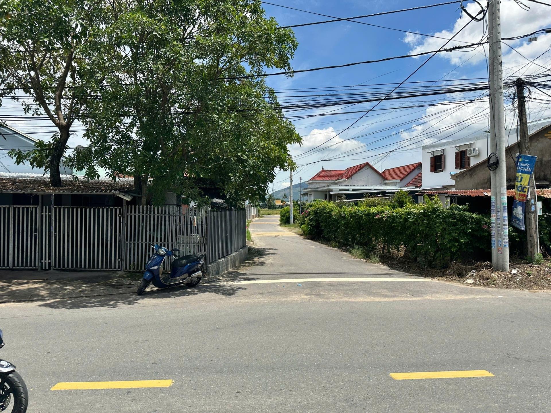 Cần bán mảnh đất 2000 m2, hướng Bắc tại Xã Diên Hòa - Diên Khánh - Khánh Hòa, thỏa thuận