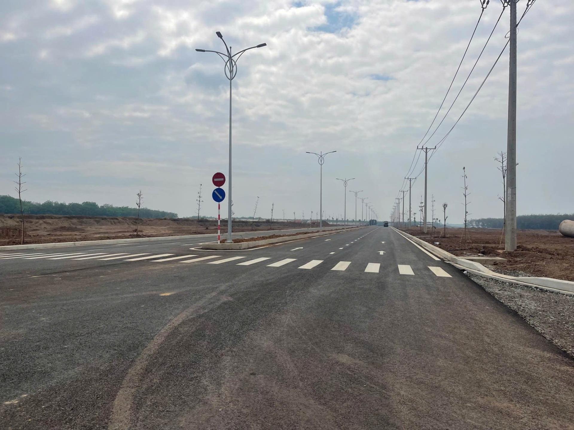 Bán gấp mảnh đất 100 m2 tại Đường ĐT 741 - Tân Lập - Đồng Phú - Bình Phước, giá 660 tr