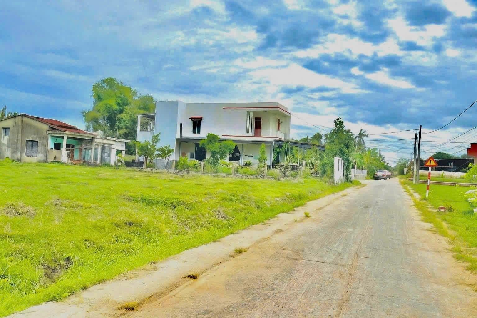 Cần bán lô đất sổ riêng 110 m2, hướng Tây tại Hòa Tiến - Hòa Vang - Đà Nẵng, giá 780 triệu