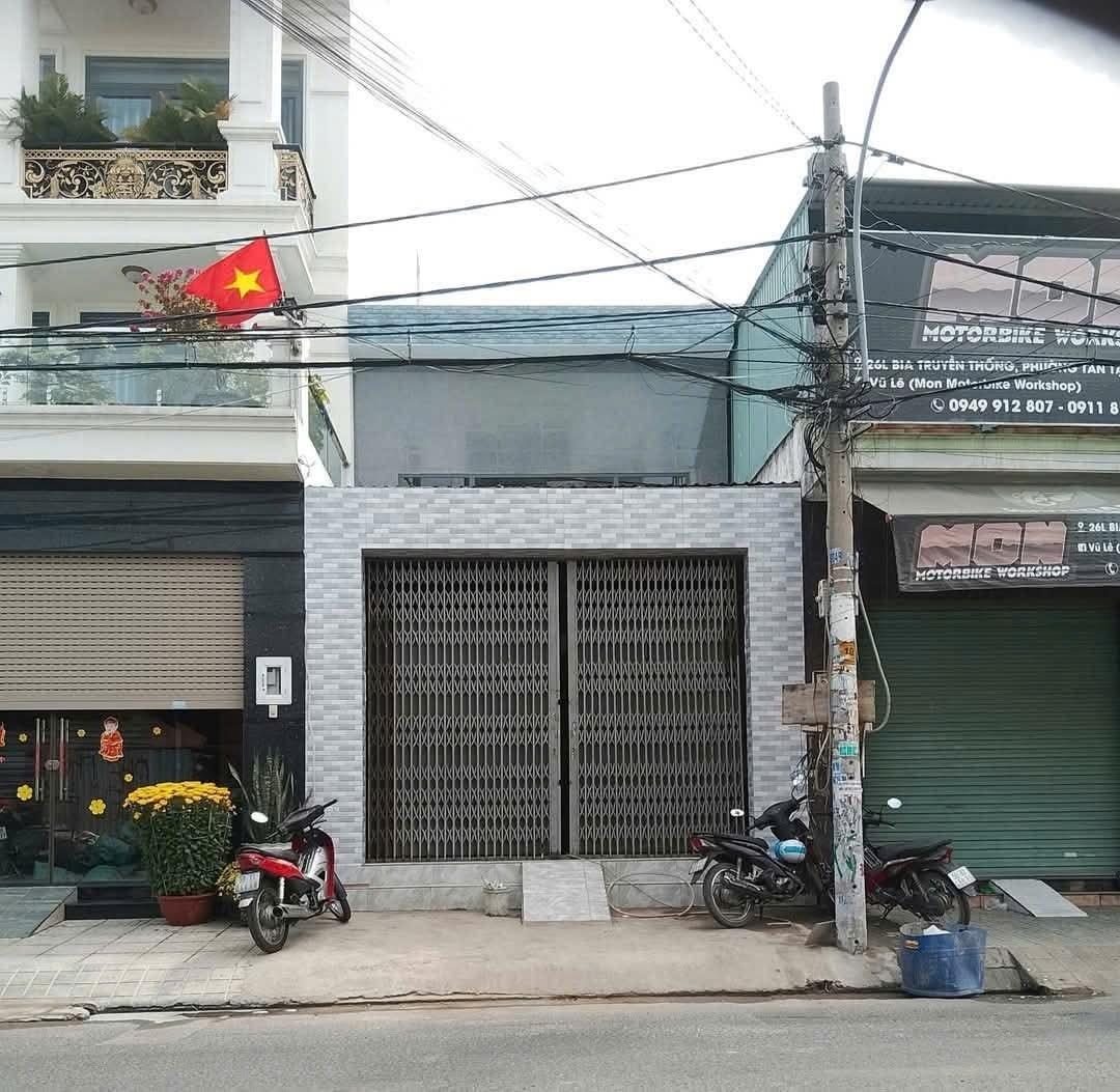 Cho thuê gấp căn nhà mặt phố tại Đường Bia Truyền Thống - Bình Tân, 100 m2, giá 12 triệu/tháng