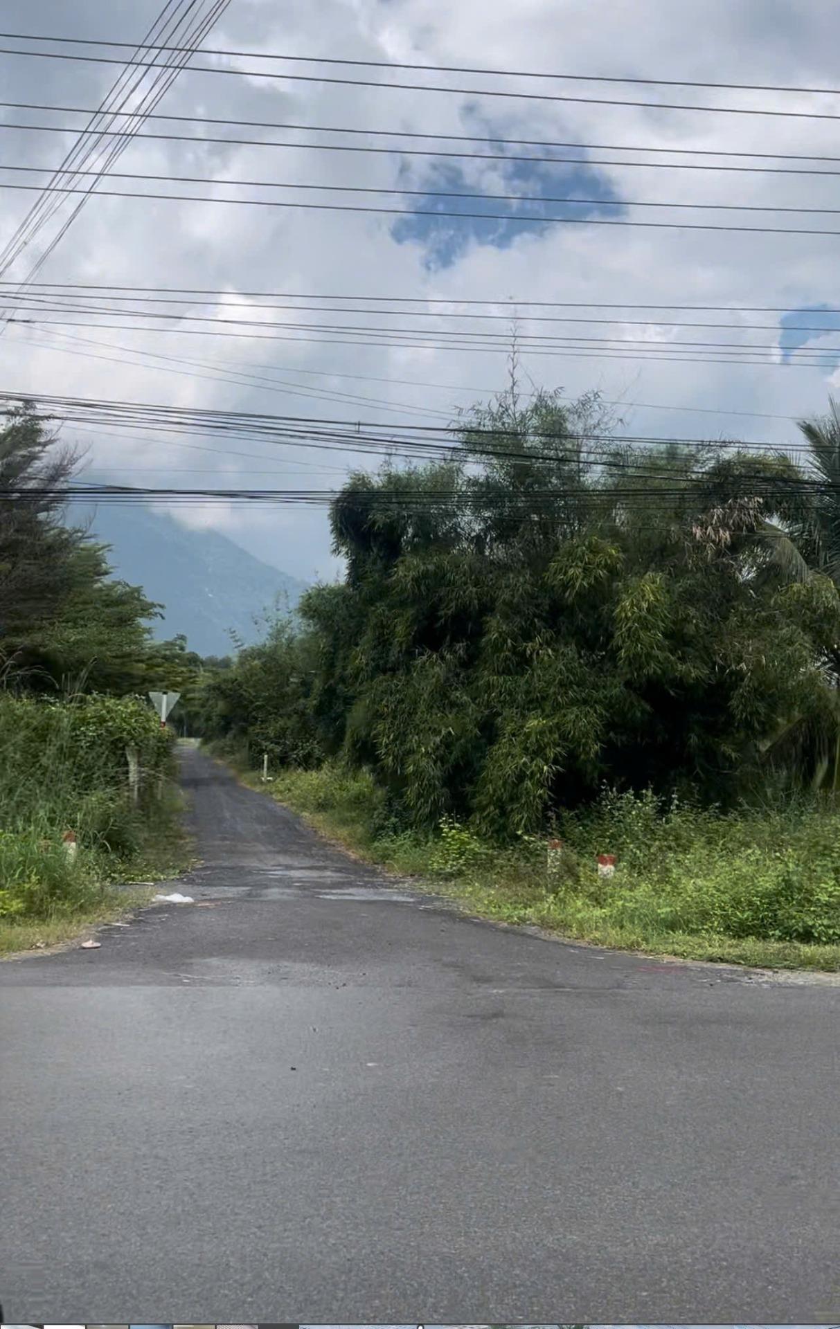 Sở hữu đất nền 100 m2, hướng Đông-Nam tại Xã Suối Đá - Dương Minh Châu - Tây Ninh, giá 800 triệu