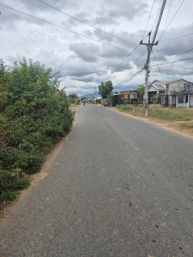 Cần bán gấp lô đất sổ riêng 100 m2 tại Xã Hàm Liêm - Hàm Thuận Bắc - Bình Thuận, giá 0,7 triệu