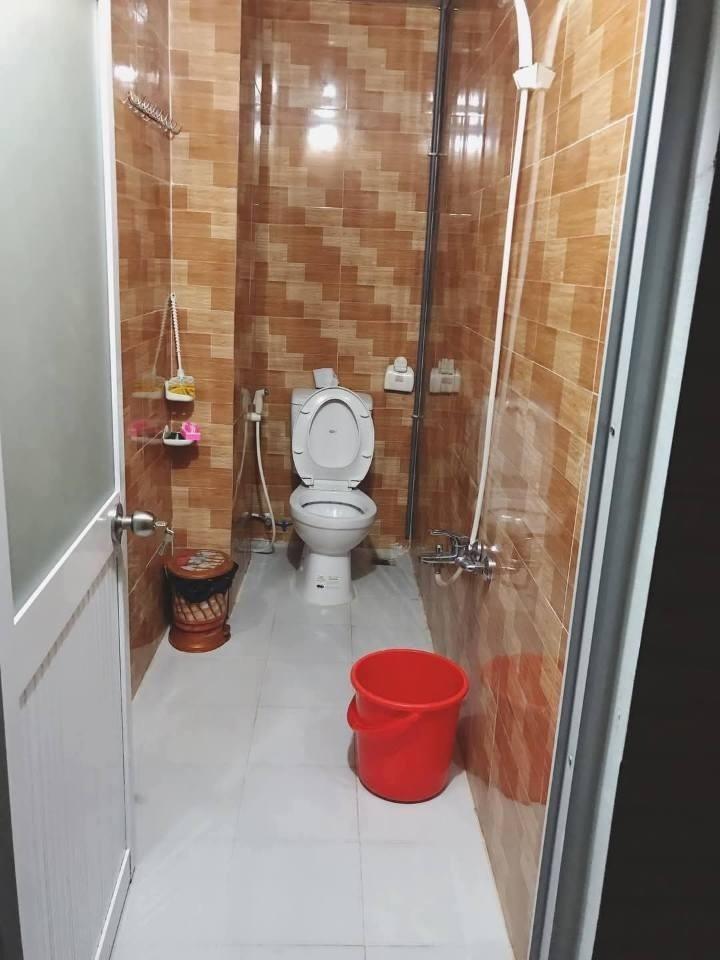  Bán gấp nhà nghỉ doanh thu ổn định 1 trệt 2 tầng 103m2 giá cực tốt chỉ 900 triệu sổ hồng riêng 