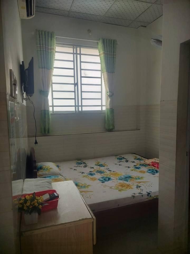  Bán gấp nhà nghỉ doanh thu ổn định 1 trệt 2 tầng 103m2 giá cực tốt chỉ 900 triệu sổ hồng riêng 