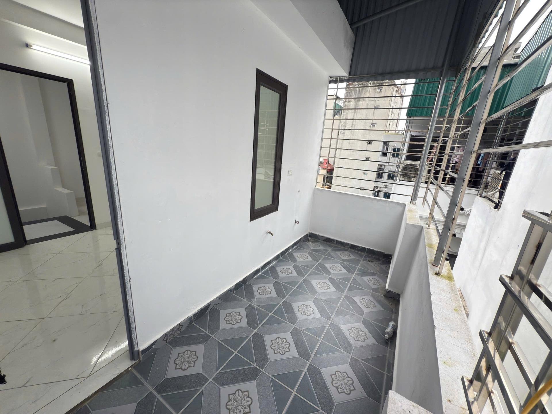 Sở hữu ngay căn nhà đẹp 36 m2, hướng Tây-Nam tại Đường Phú Diễn - Bắc Từ Liêm, giá 6,2 tỷ