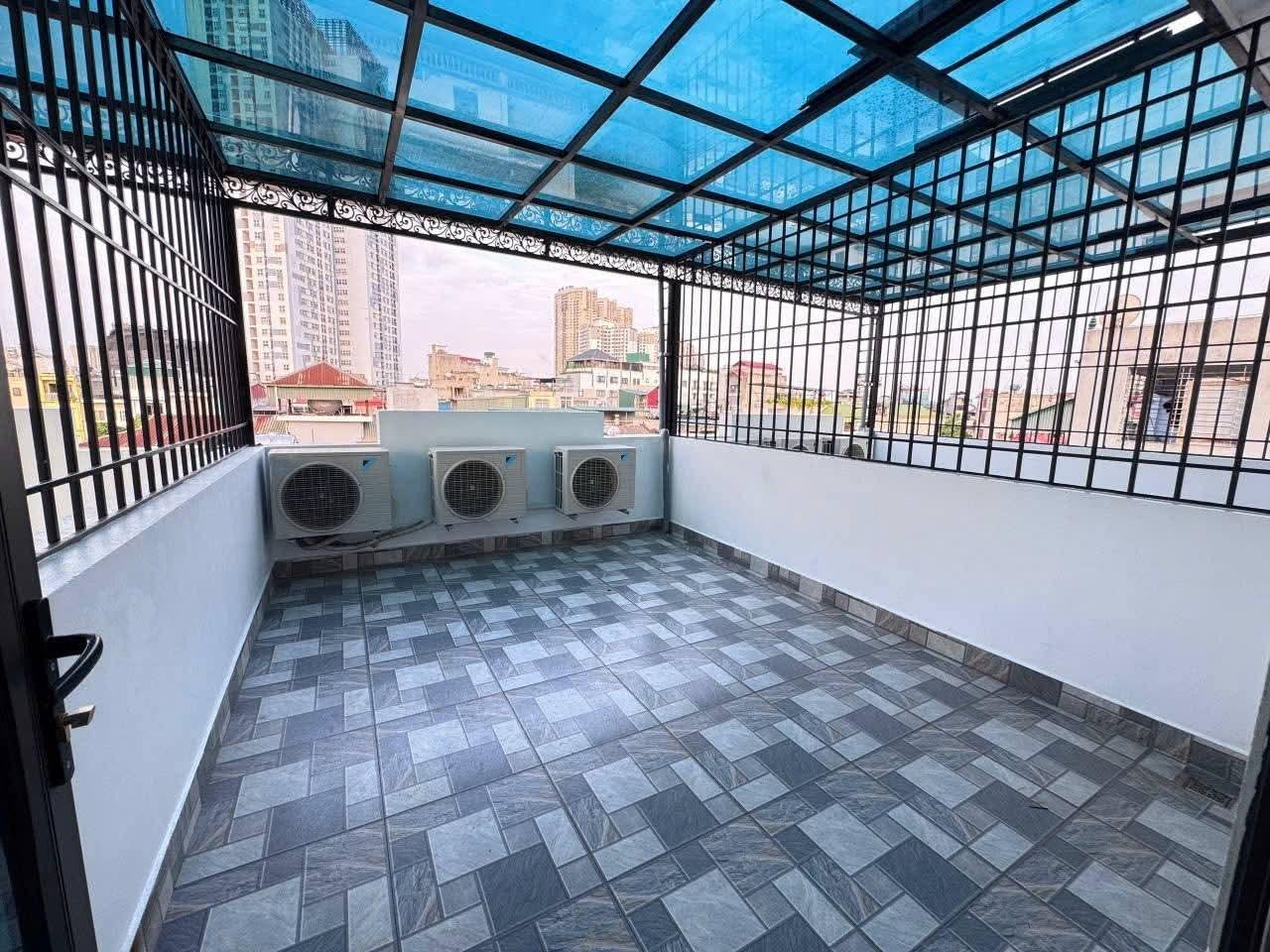 Cần bán gấp căn nhà riêng 34 m2 tại Đường Tả Thanh Oai - Tả Thanh Oai - Thanh Trì, giá 5,6 tỷ