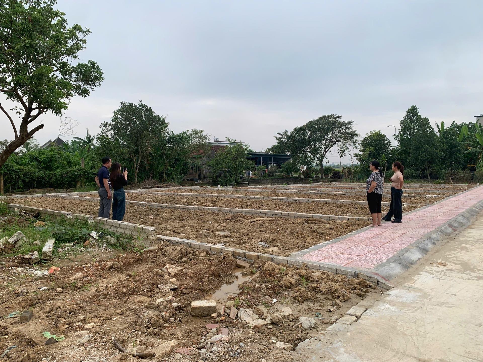 Chuyển nhượng lô đất 100 m2 tại Xã Văn Sơn - Triệu Sơn - Thanh Hóa, giá 395 tr