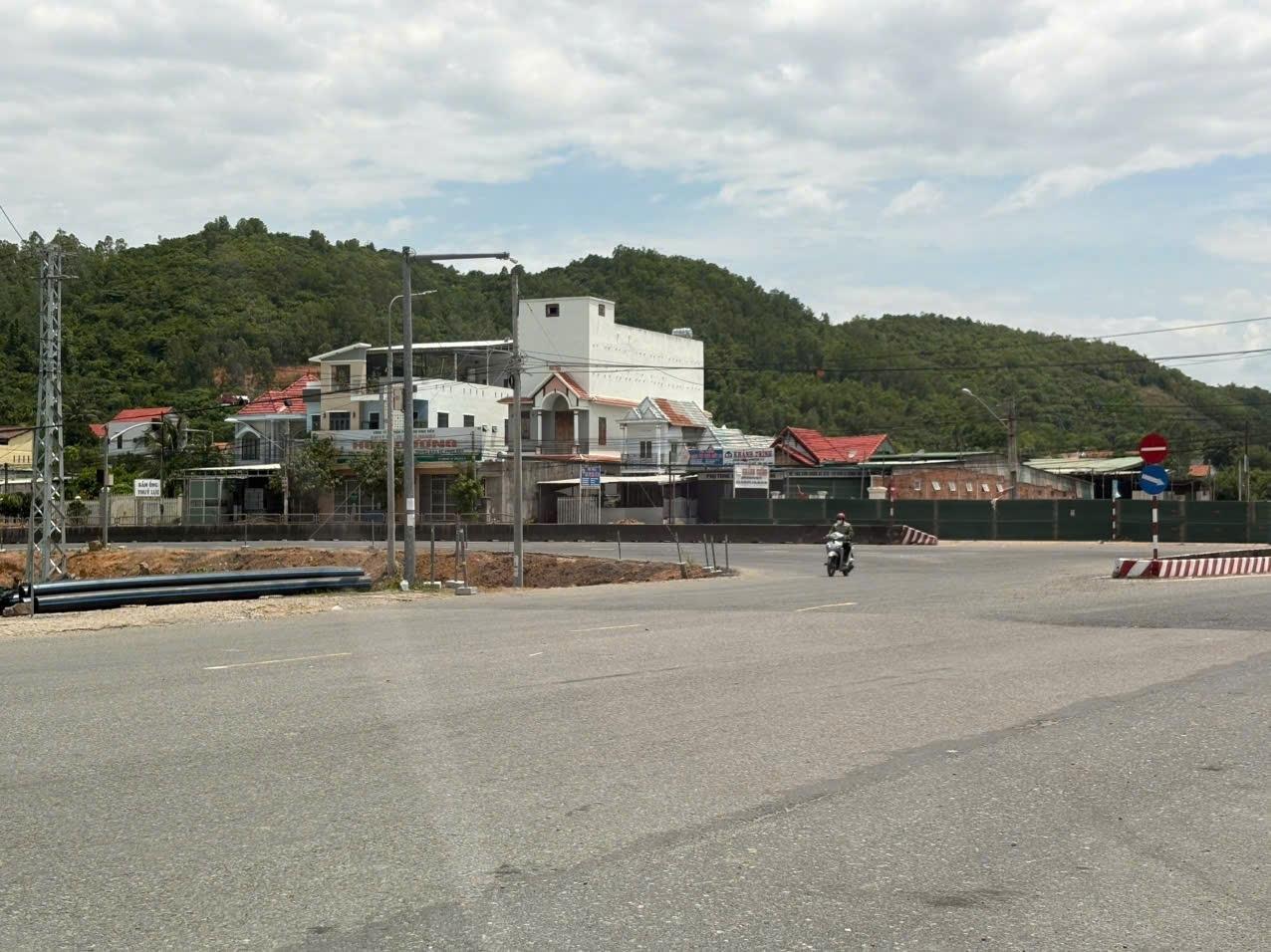 Cần bán nhanh đất 196 m2 tại Huyện Ninh Hòa - Khánh Hòa, giá 2,1 tỷ